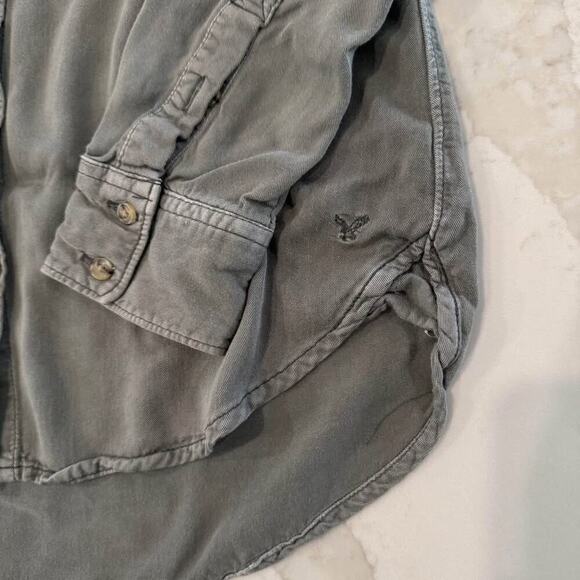 American Eagle Boyfriend Fit Long Sleeve Button Up Shirt Womens Small Green/Gray - Picture 4 of 6